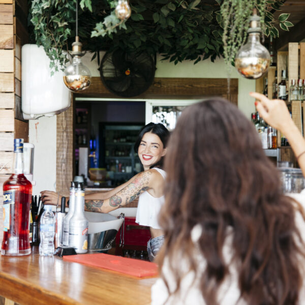 woman-ordering-bar woman-ordering-bar